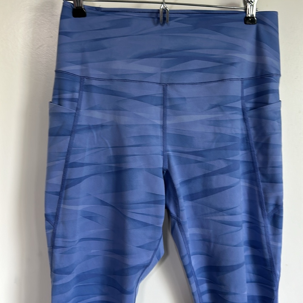 LIKE NEW UNIQLO LEGGINGS W/side pockets